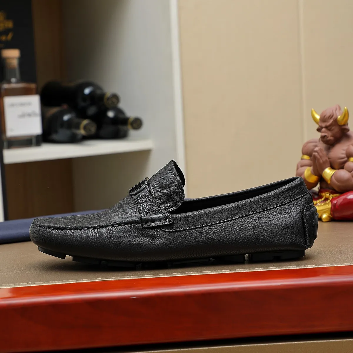 Men's shoes 💰380 🕷️🕷️[Dior] Dior's new casual men's shoes are launched in Hong Kong counters. Official website 1:1 production. Italian original first-layer cowhide + 🐷 leather lining. Designed by European and American masters. Perfect shape to create counter quality, solid color rubber wear-resistant outsole and classic dazzling toe! Super versatile and very comfortable. High-end without losing taste, fashionable and novel! ! Absolute focus! Colors available! Code number 38-44 (45.46 customized)